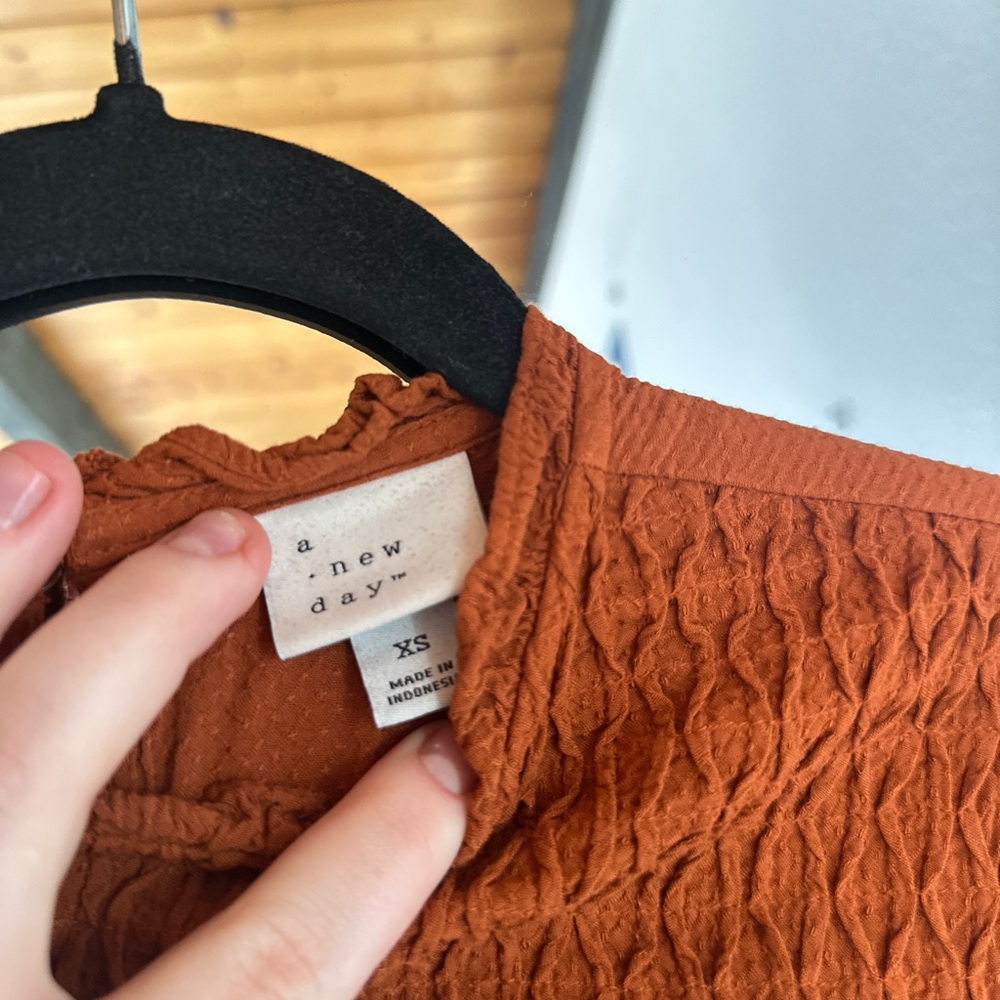 Women's Rust Top - Picture 3 of 5